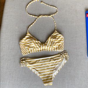 Billabong bikini set. Gold and white stripes.